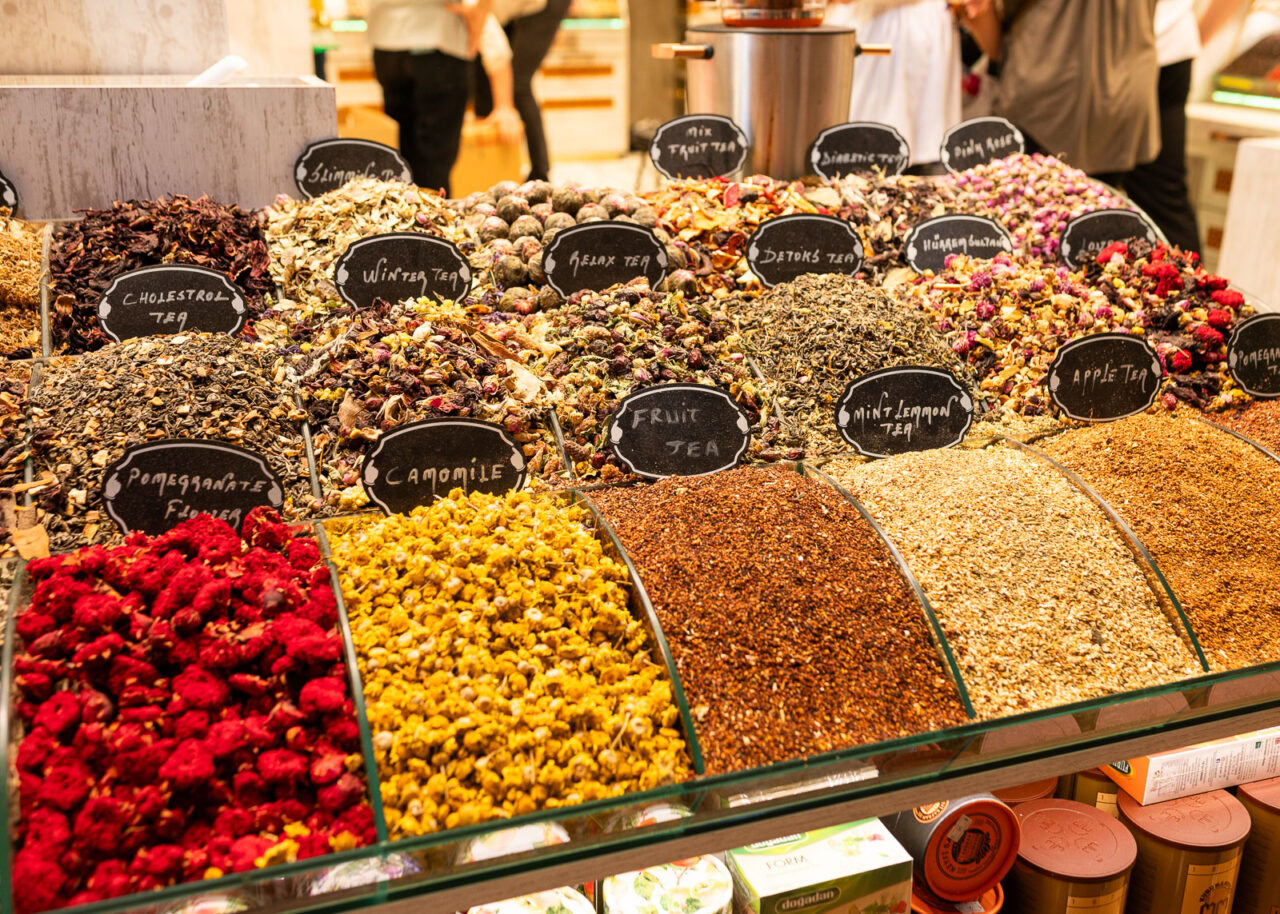 Loose tea in the Spice Bazaar in Istanbul
